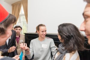 social-quest-game_1385-3199-1