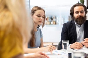 financial-advisor-provide-personalized-planning-guide-clients_482257-106176