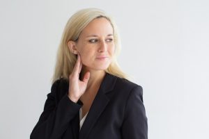studio-portrait-troubled-young-businesswoman_1262-5845