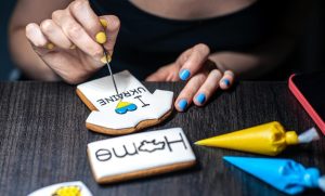 woman-makes-patriotic-gingerbread-support-ukraine_169016-20341-1