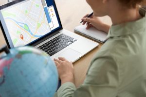 travel-agent-offering-trip-planning-clients_23-2149079484-1