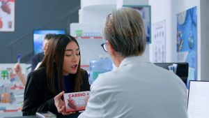 woman-needing-help-from-pharmacist_482257-80521-1